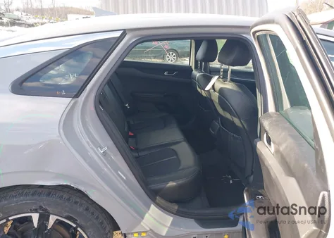 2021 Kia K5 Gt-Line z USA, uszkodzony, nr VIN 5XXG64J27MG077795